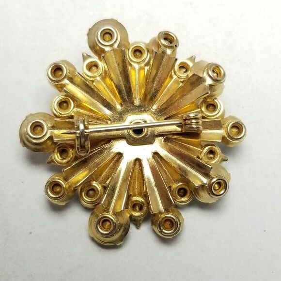 Vintage Radiant Blue Rhinestone Cluster Brooch, Gold Tone Setting, 50s Style - Picture 3 of 6